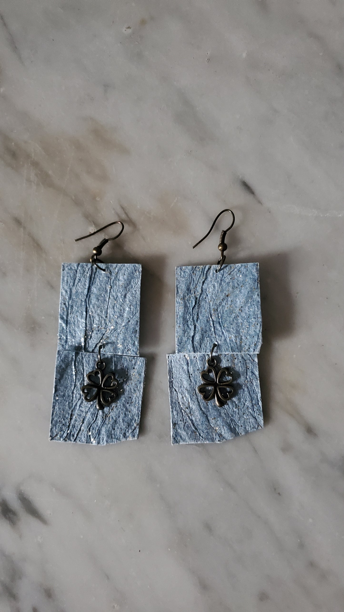 Boucles d'oreilles en papier Jean's