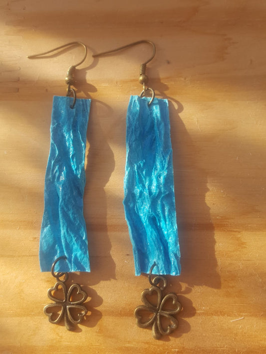 boucles d'oreille longue trèfle