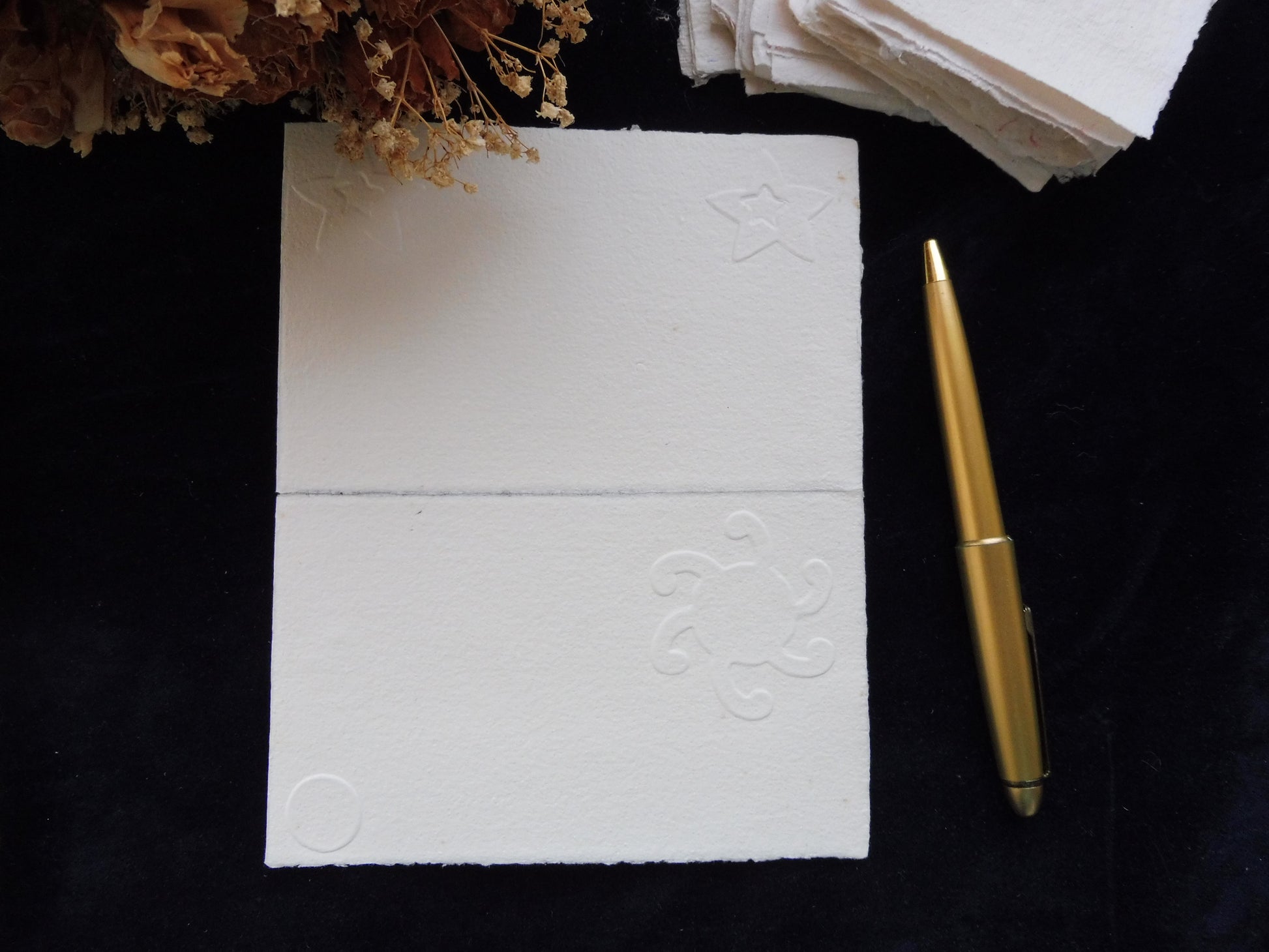 2 cartes gaufrées les inséparables et les astres